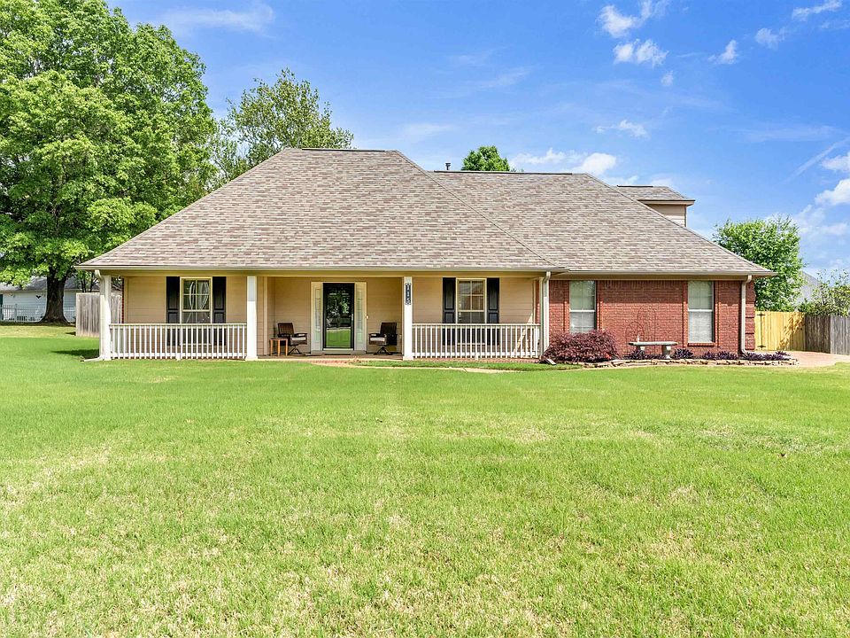 1st image of 115 Countrywood Ln