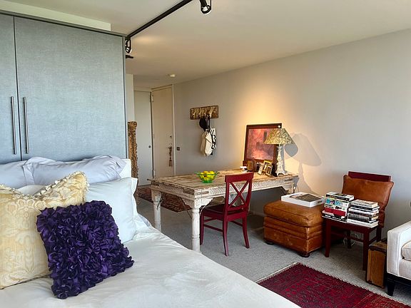4th image of 2400 N Lakeview Ave APT 1004
