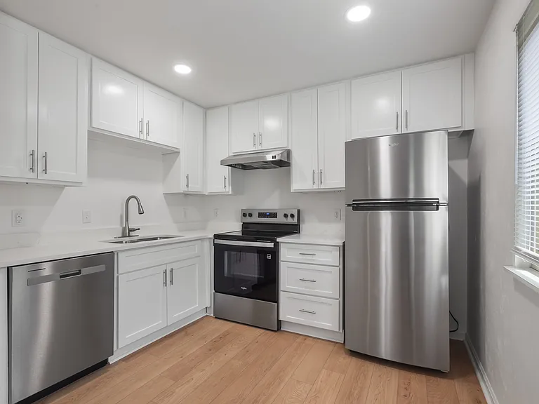 2142 Corinne St #D — Photo 2