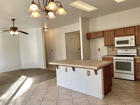 4th image of 3749 W Prospect Ave #101