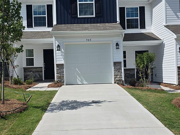 3rd image of 905 Powder Creek Dr