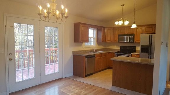 4th image of 178 Meadowlark Dr