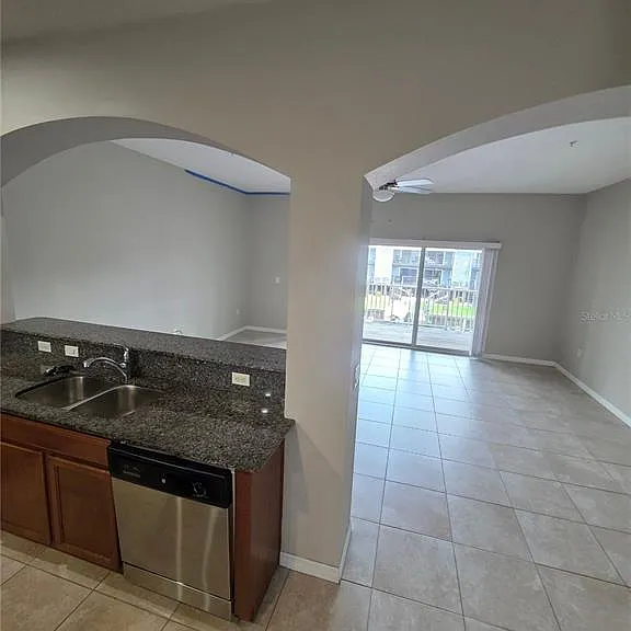 810 Callista Cay Loop — Photo 9
