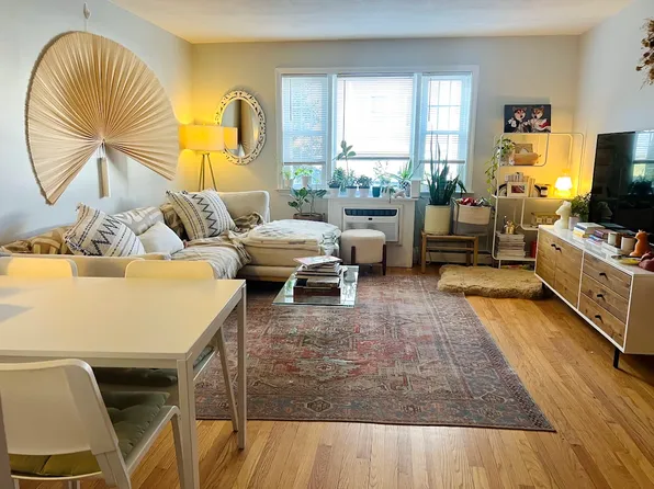 747 N Main St APT C3, West Hartford, CT 06117