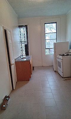 3rd image of 156 Wyckoff Ave APT 3R