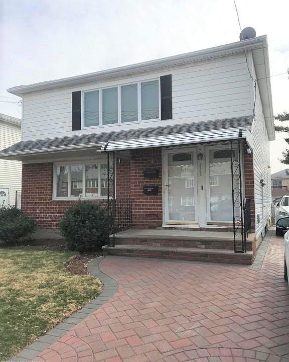 1st image of 372 Jefferson Ave #1