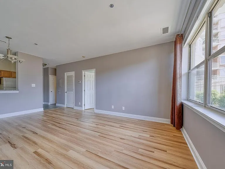 1200 Braddock Pl #103 — Photo 2