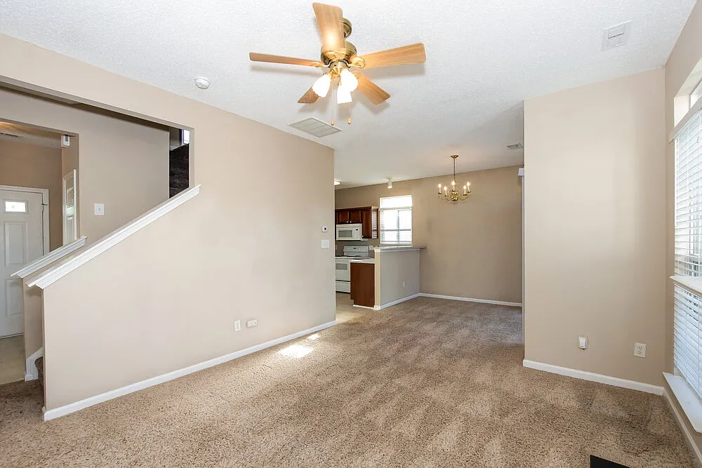 3 bed, 2.5 bath, 1248 sqft, $2,610 — Photo 4