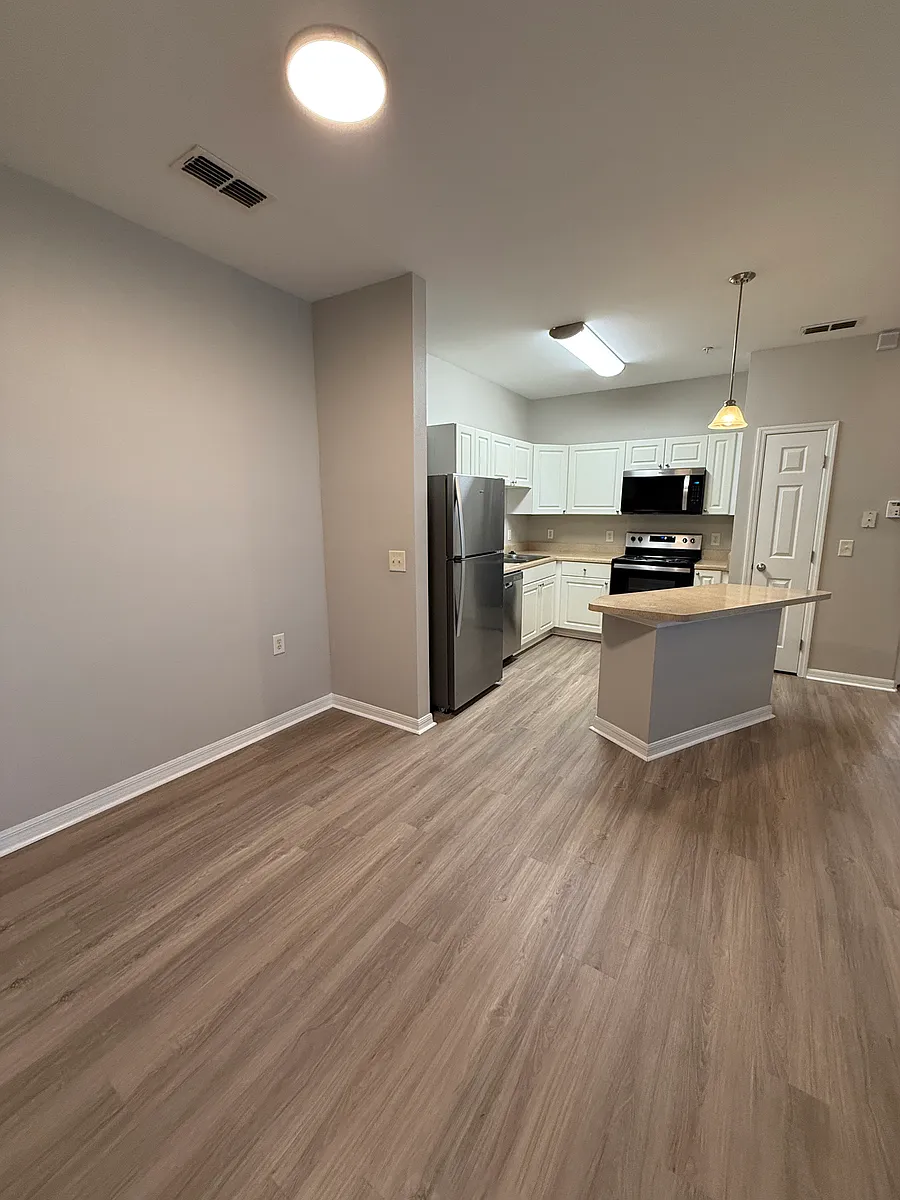 Building Photo - 1610 Raena Dr #311
