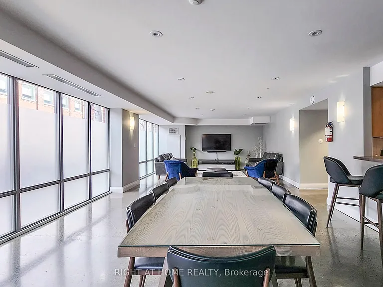 255 Richmond St E #401 — Photo 31
