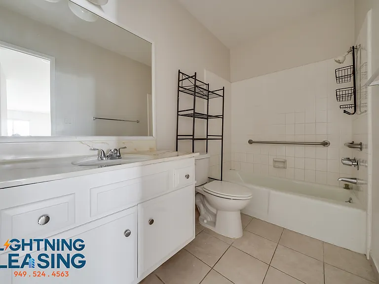815 S Shenandoah St #302 — Photo 16