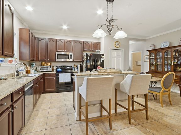 4th image of 95275 Poplar Way