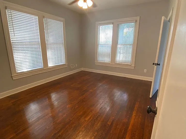 1003 E Columbus Dr — Photo 2