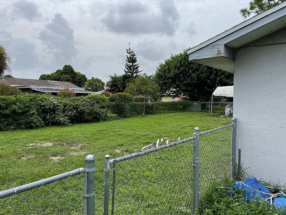 2nd image of 404 Cactus Cir