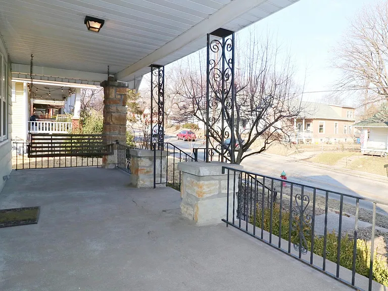 4154 State Line Rd — Photo 2