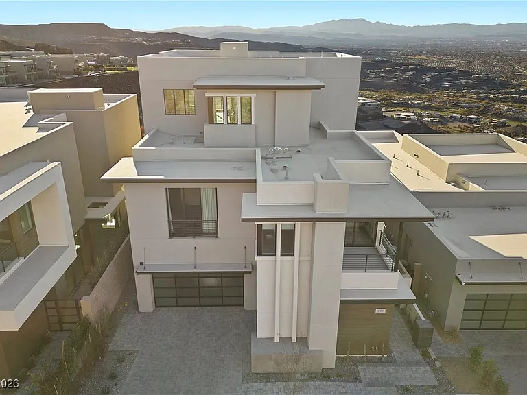 577 Overlook Rim Dr — Photo 63