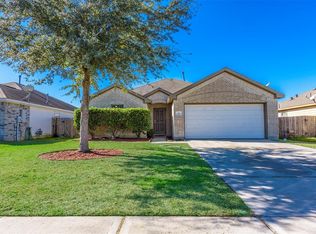 25 N Golden Oak Dr, Texas City, TX 77591