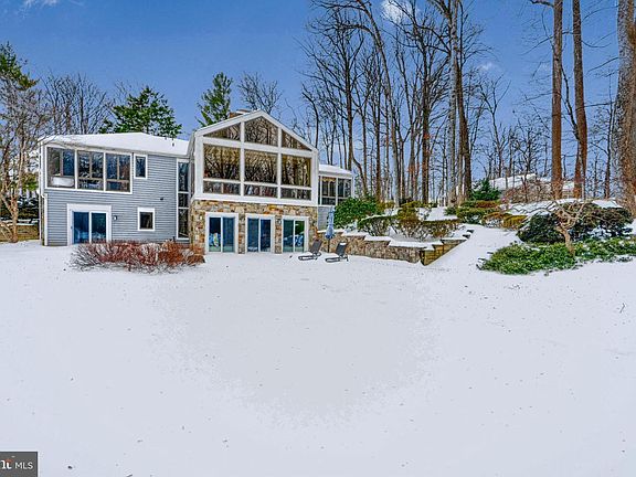 4th image of 4004 Holly Knoll Dr
