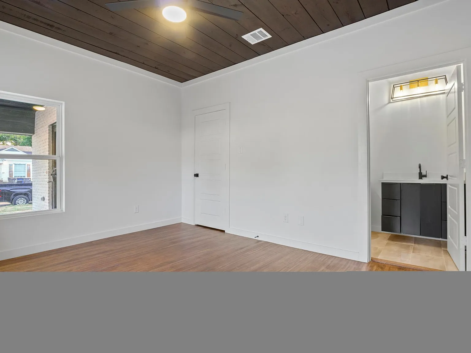 603 W Brooklyn Ave — Photo 3