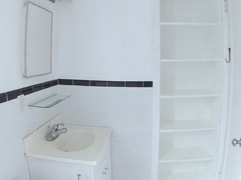 90 SE 5th Ave #5 — Photo 9