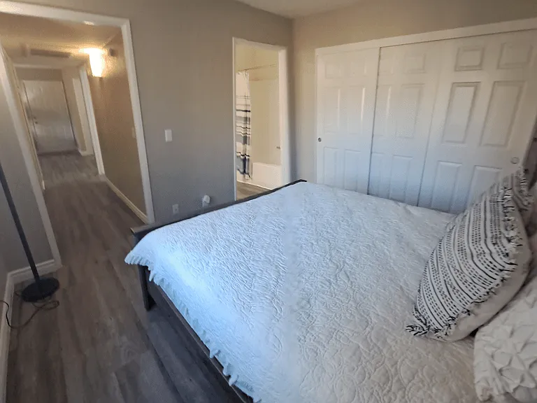 Raintree Apartments — Photo 14