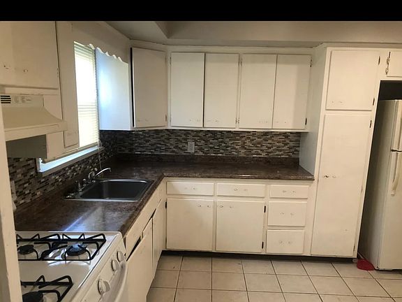 4th image of 125 Isabella Ave #1