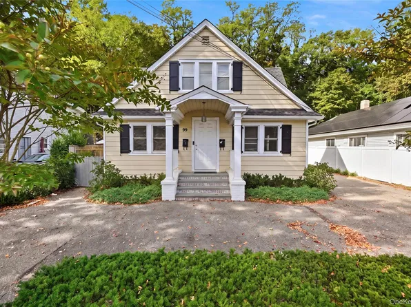 99 Wall St APT 1, Huntington, NY 11743