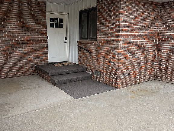 3rd image of 437 W 16th St