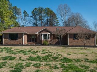 1088 Camelot Ln, Graham, NC 27253