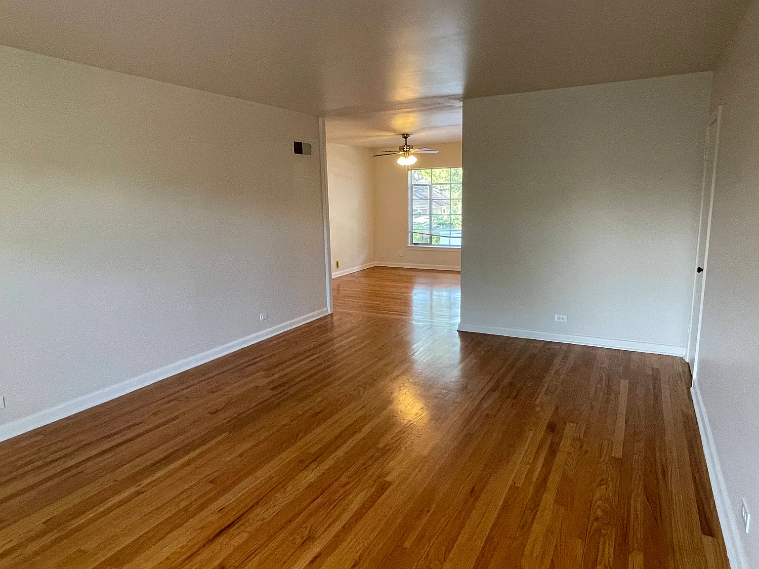 2 bed, 1400 sqft, $1,550 — Photo 2