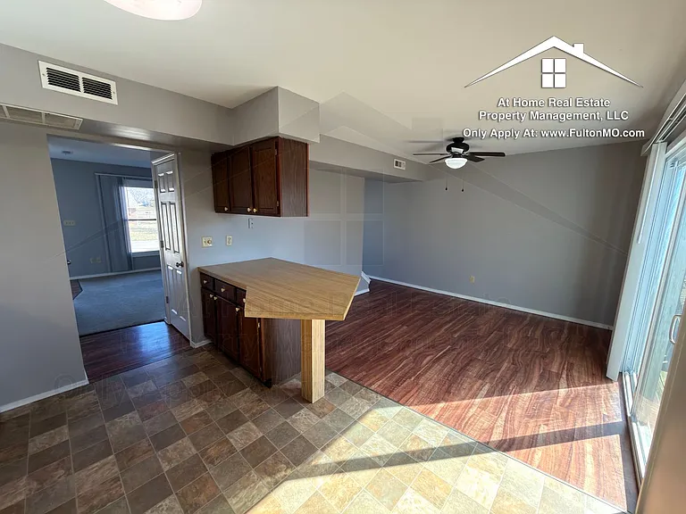1904 Springdale Ct — Photo 10