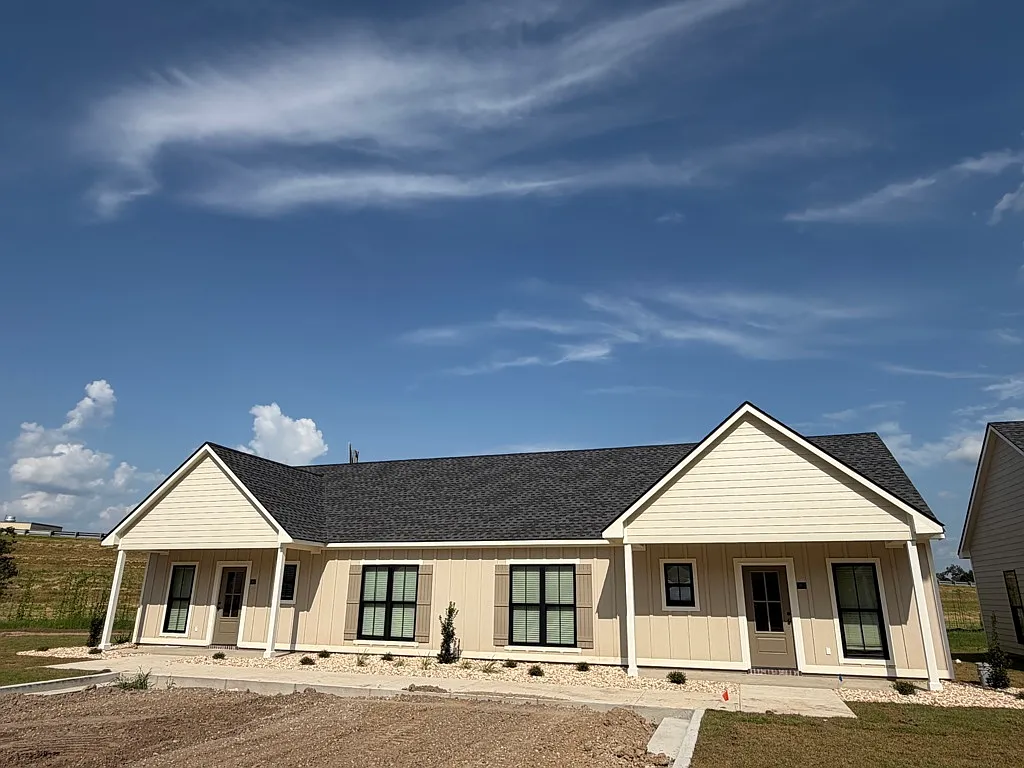 Spacious Unit A in Adel, GAConvenient Location — Photo 1