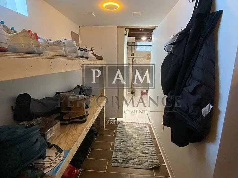 2922 S 48th St — Photo 32