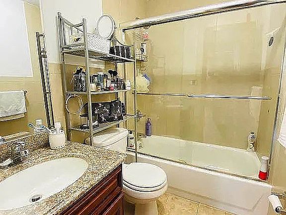3rd image of 2583 35th St APT 3F