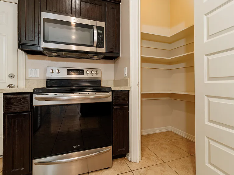 2706 E Garfield Ave #3 — Photo 6