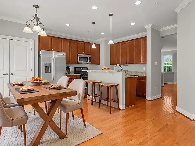643 Pullman Pl — Photo 12