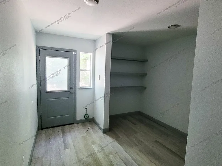 1004 A St — Photo 9