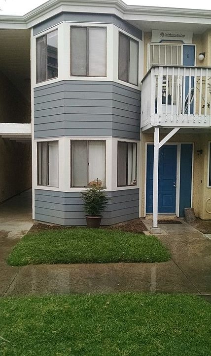 1st image of 12616 Lakeshore Dr APT 7