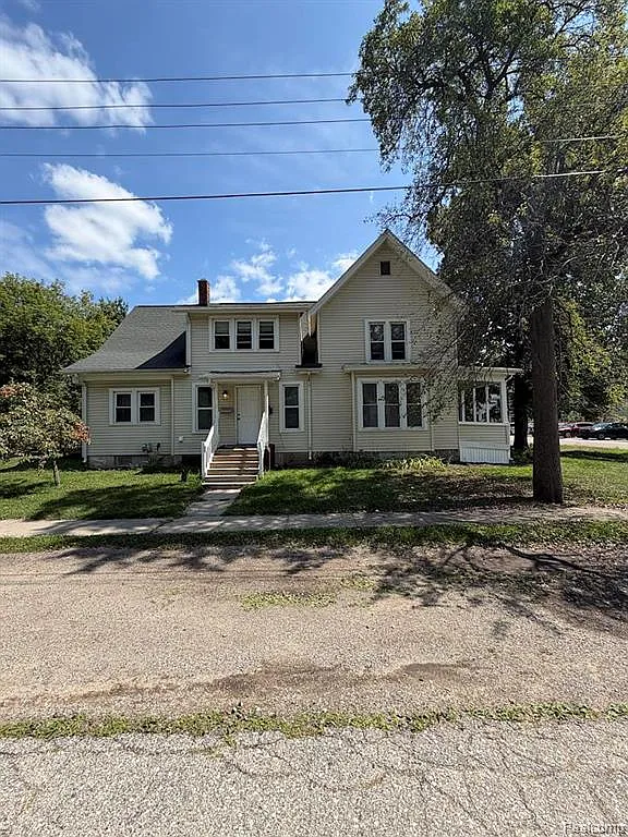 4 bed, 2.0 bath, 2026 sqft, $3,295 — Photo 1