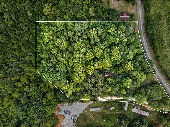 4th image of 205 Misty Hollow Ln