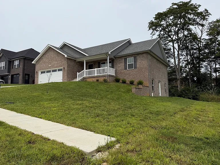 148 Wooded Glen Dr — Photo 1