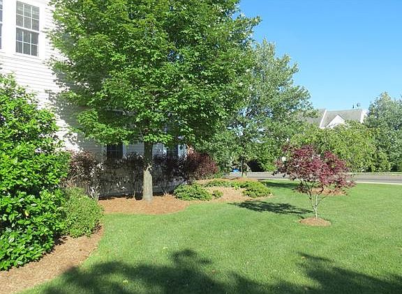 2nd image of 2 Meeting House Ln