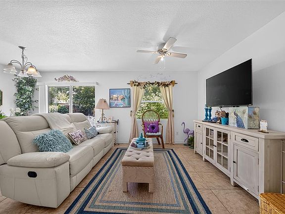4th image of 804 WALNUT PLACE