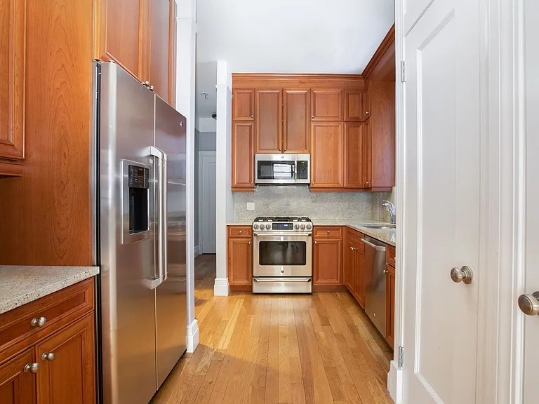 310 W 97th St #21 — Photo 5