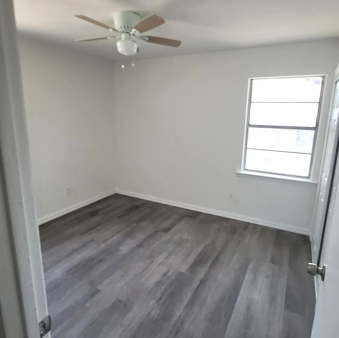 3 bed, 1.5 bath, 1153 sqft, $1,900 — Photo 2