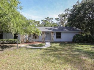 9228 66th Avenue Dr E, Bradenton, FL 34202