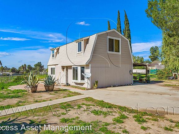 2nd image of 25045 Chapman Ln
