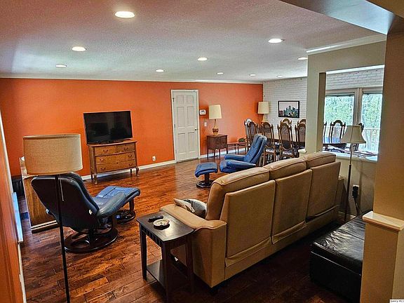 2nd image of 20 Boca Dr