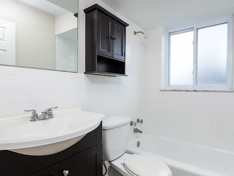 7215 Southwest Ave #110AB — Photo 8