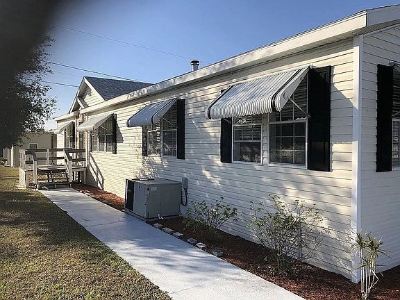 3rd image of 22 Joanna Dr